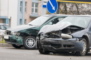 Falsches Abbiegen kann zu einem Unfall führen.