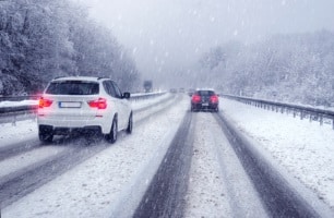 Einige Autoreifen können als Ganzjahresreifen genutzt werden.