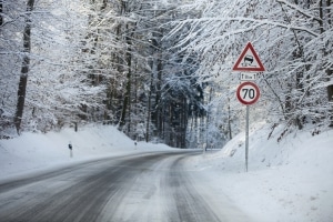 In Deutschland herrscht Winterreifenpflicht.