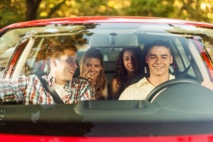 Zu viert im Auto Rettungskarte dabei Gerade bei mehreren Insassen wichtig.