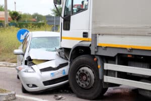 LKW-Beleuchtung: Geltende Regeln und Bußgelder - BKat 2024