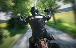 Wer fürs Motorrad den Führerschein machen möchte, muss die praktische Prüfung bestehen. Mindestalter: 24  Jahre.