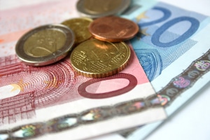 Bußgeld: Wenn das Fahrtenbuch nicht geführt wird, ist mit einer Strafe von 100 Euro zu rechnen. 