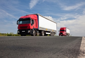 Ein Lkw-Fahrverbot besteht an Sonn- und Feiertagen. 