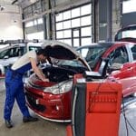 Die Reparaturkosten an einem Fahrzeug sollten nicht dessen Wiederbeschaffungswert übersteigen .