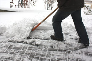 Wintereinbruch in Deutschland: Tipps zum richtigen Umgang mit  Räumfahrzeugen