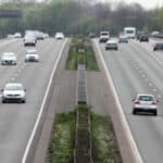 Mindestgeschwindigkeit auf der Autobahn ist in Deutschland Pflicht. Weniger darf nur in Ausnahmefällen gefahren werden.