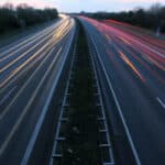 Welche Richtgeschwindigkeit gilt für Pkw und Motorräder auf Autobahnen? Hier erfahren Sie es!