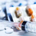 Bei Mischkonsum werden verschiedene Drogen zeitnah oder gleichzeitig eingenommen.