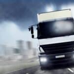 Ein digitaler Tachograph zeichnet die Lenk- und Ruhezeiten bei gewerblichen Fahrten auf.