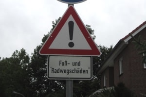 Bei einem Radweg kann die Pflicht zur Nutzung entfallen, wenn dies nicht zumutbar ist oder eine Gefährdung darstellt.