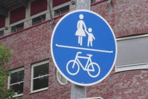 Amtlicher Radweg: Das Schild 240 kennzeichnet einen  solchen.