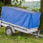 Auch für Anhänger am Mofa gibt es im Verkehrsrecht Regelungen.