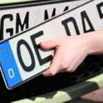 Kennzeichenmissbrauch ist eine Straftat und wird schwer geahndet.
