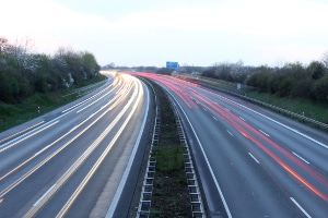 Toleranz: Auch beim Blitzer auf der Autobahn erfolgt ein Abzug der Toleranz.