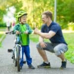 Verkehrserziehung sollte bereits vor der Schule durch die Eltern beginnen.