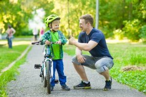 Verkehrserziehung sollte bereits vor der Schule durch die Eltern beginnen.