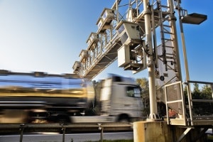 Die Autobahn-Maut in Polen betrifft nicht nur LKW, sondern auch PKW und Motorräder. 