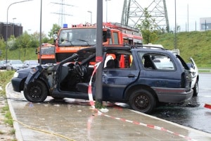 Abschleppkosten nach dem Unfall: Die Haftpflicht des Schädigers muss diese in der Regel übernehmen.