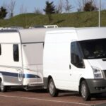 Ein Fahrsicherheitstraining mit dem Wohnwagen kann ein Schritt sein, Unsicherheiten abzubauen.