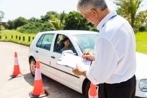 Eine wichtige Voraussetzung für  ein Fahrtraining ist auch für Anfänger ein gültiger Führerschein.