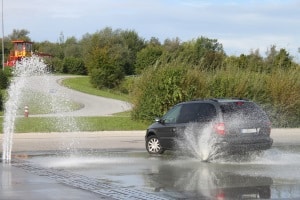 Straßenverhältnisse im Winter können beim Fahrsicherheitstraining simuliert werden.