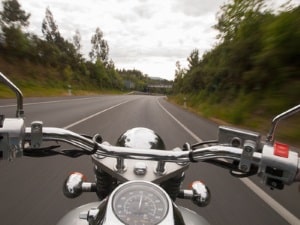 Mit dem Motorrad ist ein Fahrtraining auf einer Rennstrecke ebenfalls möglich.