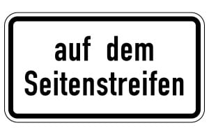 Nicht freigegebener Standstreifen: Trotzdem fahren führt zur Strafe bzw. zum Bußgeld gemäß Bußgeldkatalog.