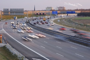 Autobahn: Welche Toleranz hier abgezogen wird, hängt von der Geschwindigkeit und der Art der Geschwindigkeitsmessung ab.