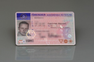 Anerkennung: Ein serbischer, syrischer oder bosnischer Führerschein muss übersetzt werden.