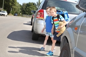 Ein sicherer Schulweg sollte mit den Kindern ausgiebig geübt werden.