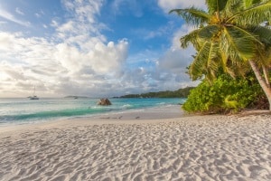 Darf man Sand aus dem Urlaub mitnehmen? Das entscheidet jedes Land selbst.