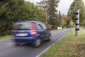 Sie können Ihr Zeugnisverweigerungsrecht nach einem Blitzer-Verstoß nur in bestimmten Fällen nutzen.