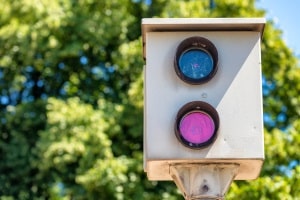 29 km/h zu schnell außerhalb geschlossener Ortschaft: Ab 26 km/h zu schnell droht außerorts ein Bußgeld von 150 Euro.