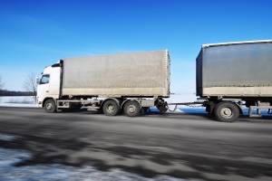 Ein LKW-Fahrverbot gilt in Slowenien an Wochenenden und Feiertagen.