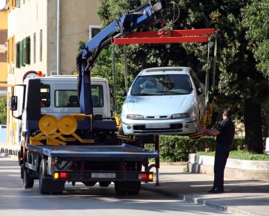 Falschparker auf Privatparkplatz: Abschleppen ist möglich.