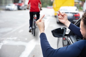 Stinkefinger im Straßenverkehr: Den Beweis muss der Antragsteller erbringen.