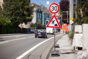 Verkehrszeichen 123: Als "Achtung, Baustelle!" bekannt.