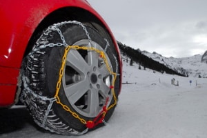 Ob PKW oder LKW: Für Schneeketten gibt es keine allgemeine Pflicht.