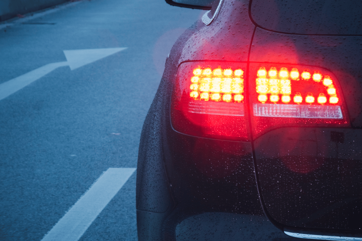 Sie Fahren 100 Km Und Führen Eine Normale Bremsung Durch Anhalteweg richtig berechnen: Faustformel und Tabelle