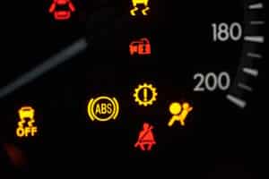 Warum beim Airbag die Leuchtet leuchtet, kann verschiedene Ursachen haben.