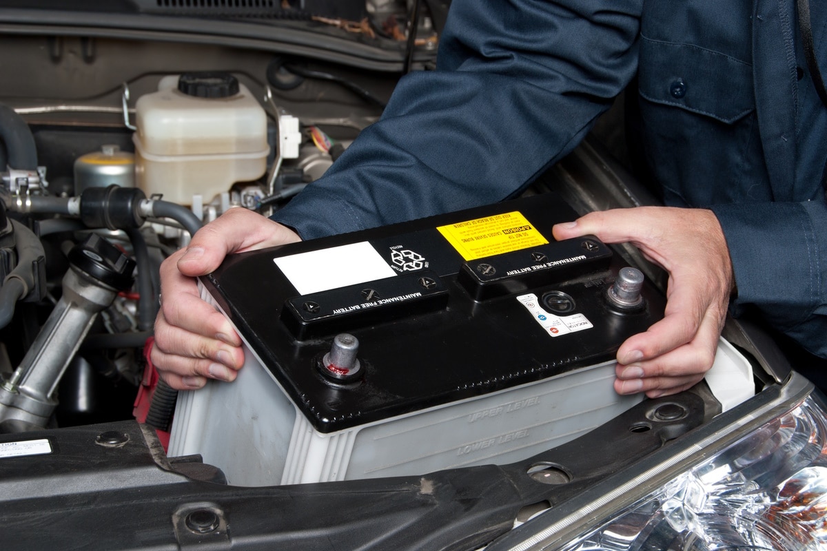 Autobatterie wechseln: Gründe, Reihenfolge, Kosten