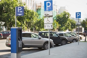 Parkschein am Samstag: Besteht am Werktage eine Pflicht, ist einer solcher zu lösen.